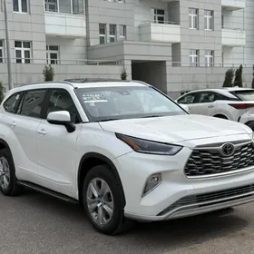 Toyota Highlander 2023