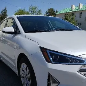 Hyundai Elantra 2020