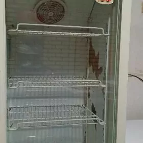 Айна хладильник