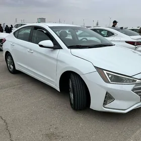 Hyundai Elantra 2020
