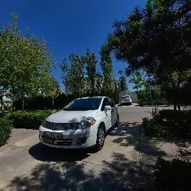 Nissan Versa 2010