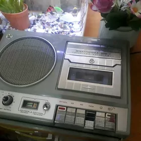 МАГНИТОФОН