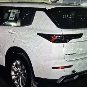 Mitsubishi Outlander 2025