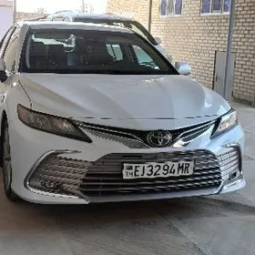 Toyota Camry 2021