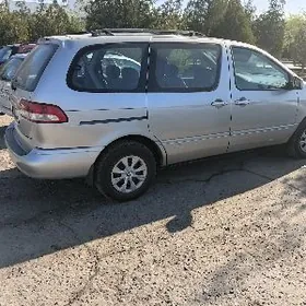 Toyota Sienna 2001