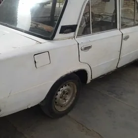 Lada 2104 1985