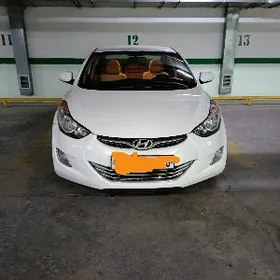 Hyundai Elantra 2011