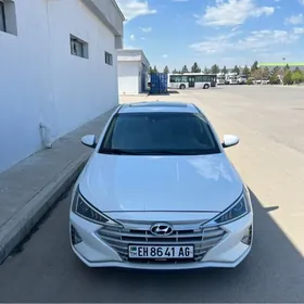 Hyundai Elantra 2020