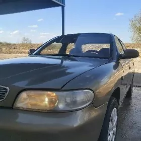 Daewoo Nubira 1998