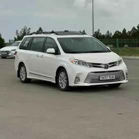 Toyota Sienna 2019