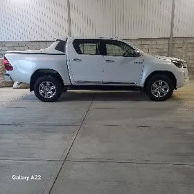 Toyota Hilux 2024