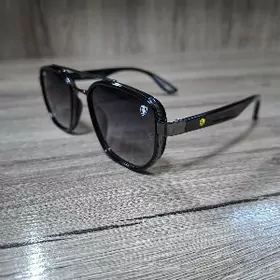ocki rayban ferrari