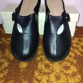 Шлепки женские.