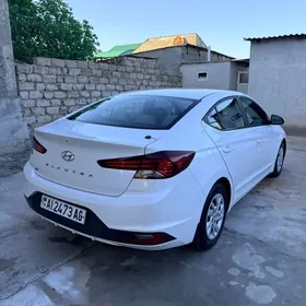 Hyundai Elantra 2019