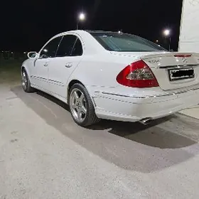 Mercedes-Benz E500 2003