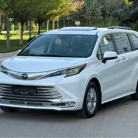 Toyota Sienna 2022