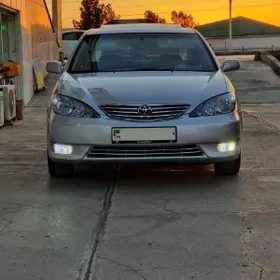 Toyota Camry 2004