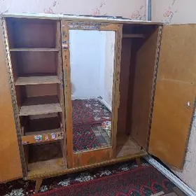 Şkaf satlyk Продаю шкаф.