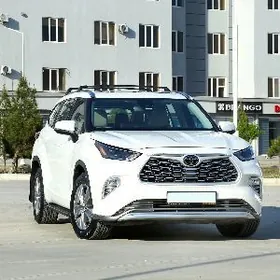Toyota Highlander 2021