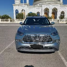 Toyota Highlander 2021