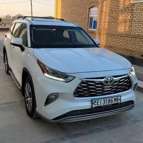 Toyota Highlander 2022