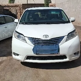 Toyota Sienna 2011