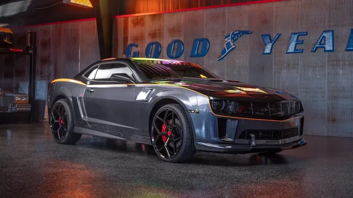 Boeing dikuçarynyň turbina hereketlendirijisi oturdylan Chevrolet Camaro auksionda satylýar