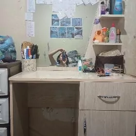 трюмо с зеркалом