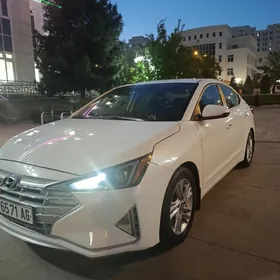 Hyundai Elantra 2020