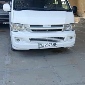 Toyota Hiace 2011