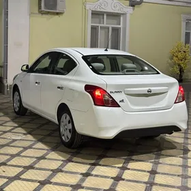Nissan Sunny 2022