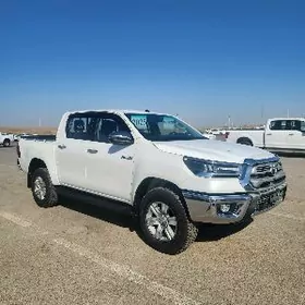 Toyota Hilux 2025