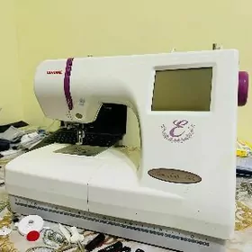 Yaka masynka Janome firma