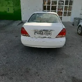 Nissan Sunny 2004