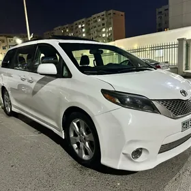 Toyota Sienna 2015