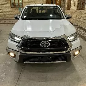 Toyota Hilux 2025