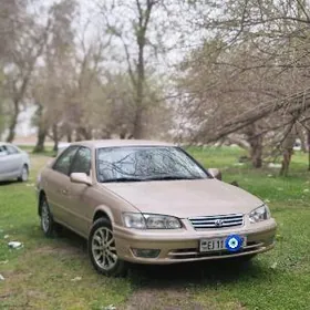 Toyota Camry 2001