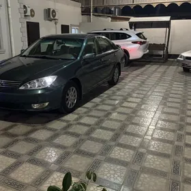 Toyota Camry 2004