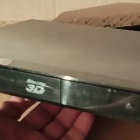 BLU. REY. 3 D. ДВД. ПЛЕЕР