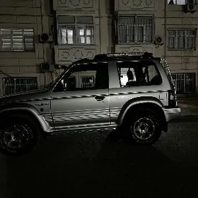 Mitsubishi Pajero 1996
