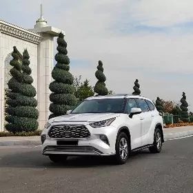 Toyota Highlander 2020