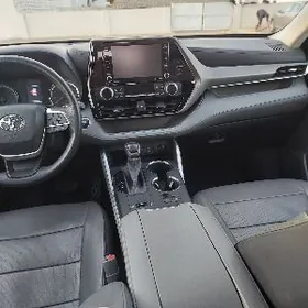 Toyota Highlander 2022