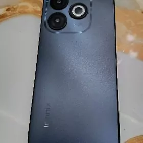 Infinix smart 8.   8/64Gb