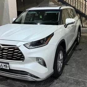 Toyota Highlander 2022