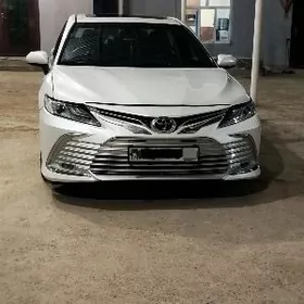 Toyota Camry 2020