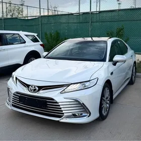 Toyota Camry 2024