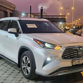 Toyota Highlander 2022