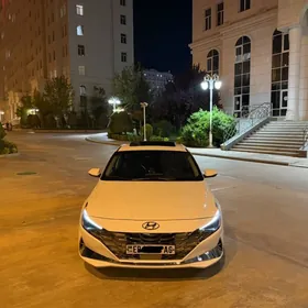 Hyundai Elantra 2022
