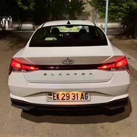 Hyundai Elantra 2021