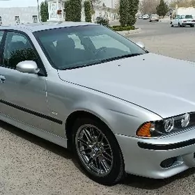 BMW E39 2000